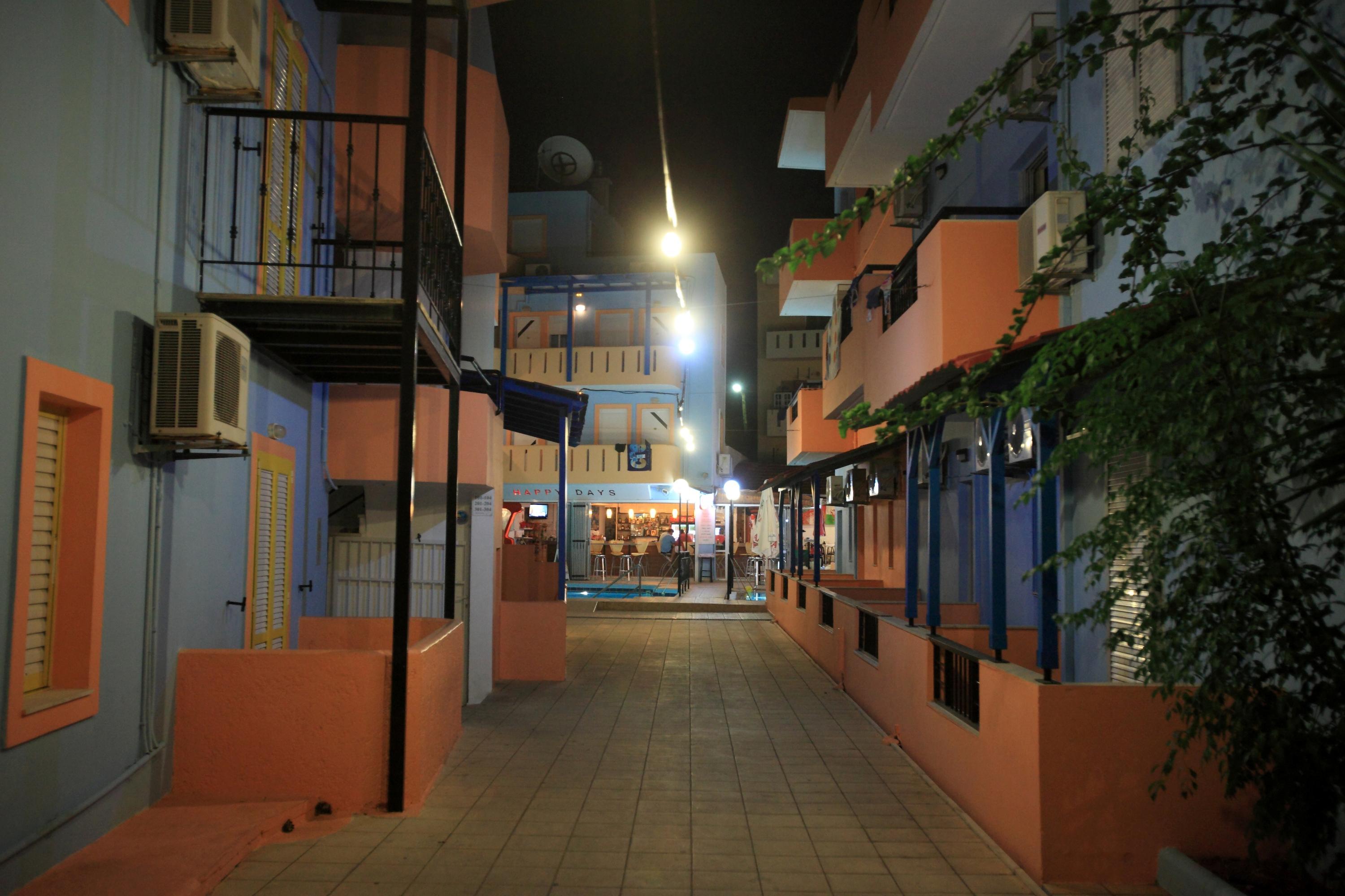 Happy Days Aparthotel มาเลีย ภายนอก รูปภาพ