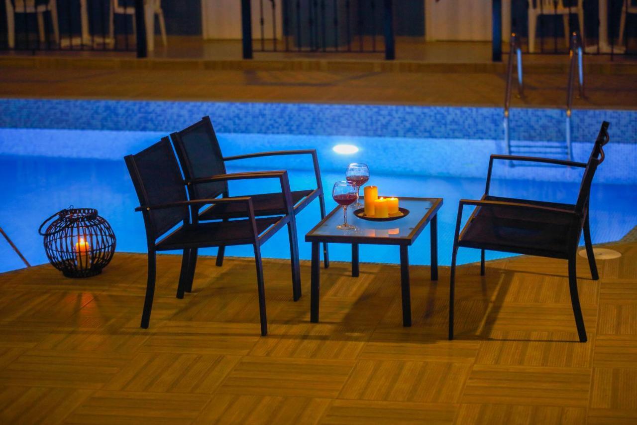 Happy Days Aparthotel มาเลีย ภายนอก รูปภาพ